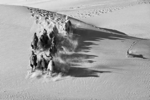 Titolo: RUN INTO THE DESERT - Ammessa di: Mauro Agnesoni